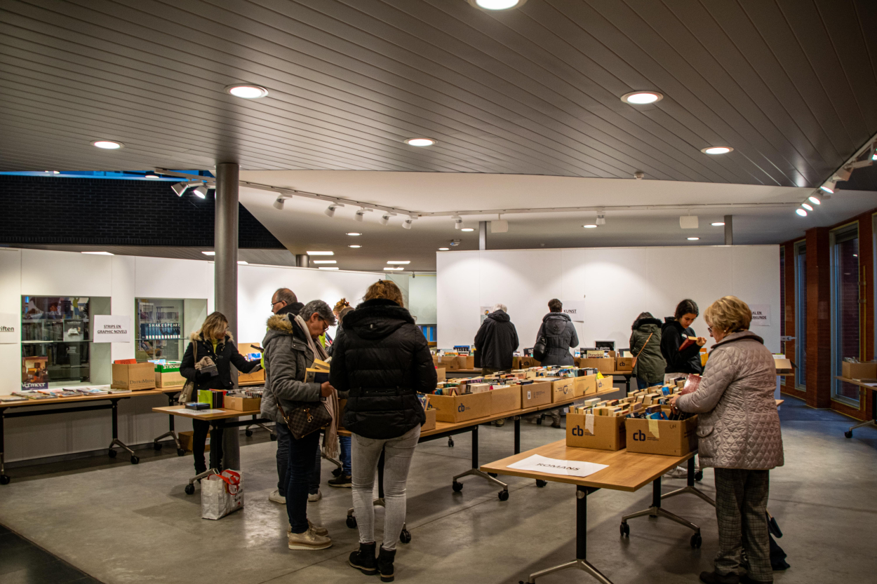 Boekenverkoop bibliotheek